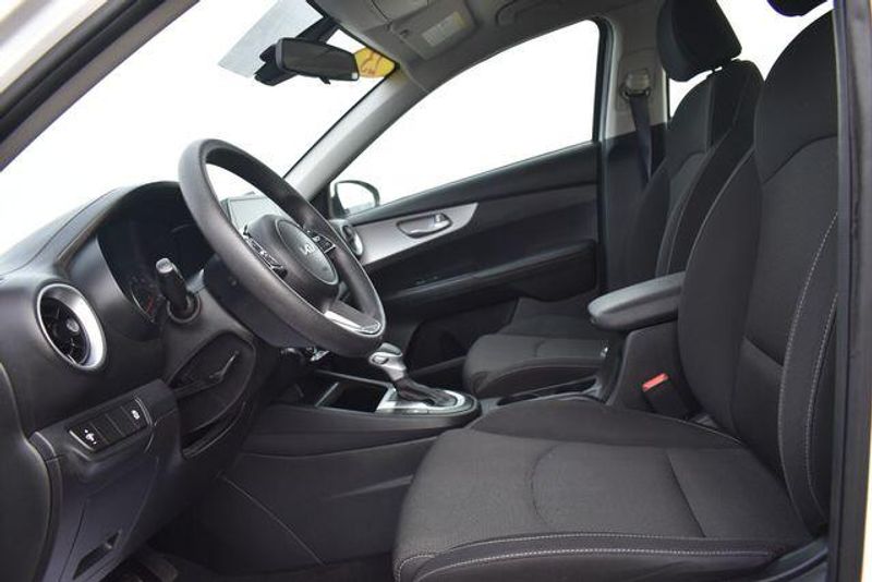 Used 2023 Kia Forte LXSImage 19