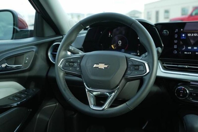 Used 2024 Chevrolet Trax LTImage 17