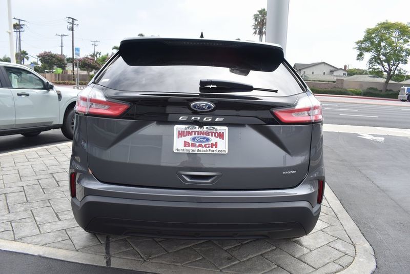 2024 Ford Edge SEImage 8