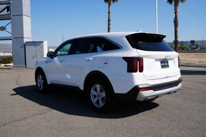 New 2026 Kia Sorento LXImage 5