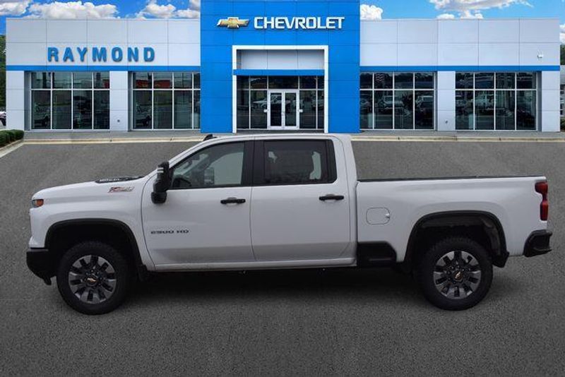 New 2026 Chevrolet Silverado 2500HD CustomImage 7