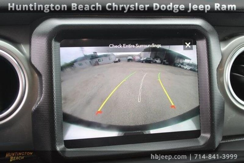 2022 Jeep Wrangler Unlimited SaharaImage 24