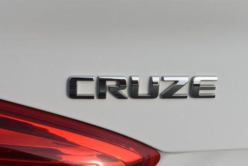 Used 2017 Chevrolet Cruze PremierImage 16