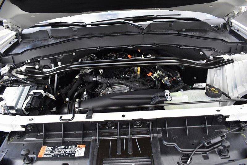 2025 Ford Explorer ST-LineImage 21
