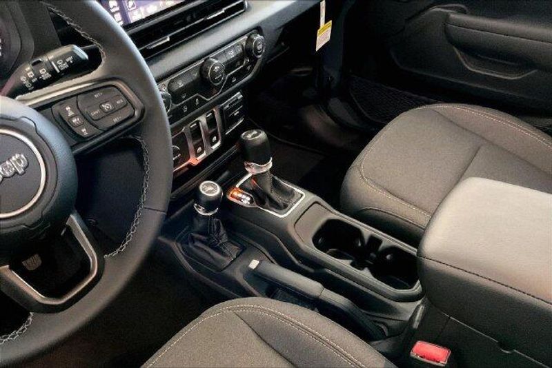 New 2026 Jeep Wrangler 2-door Sport SImage 7