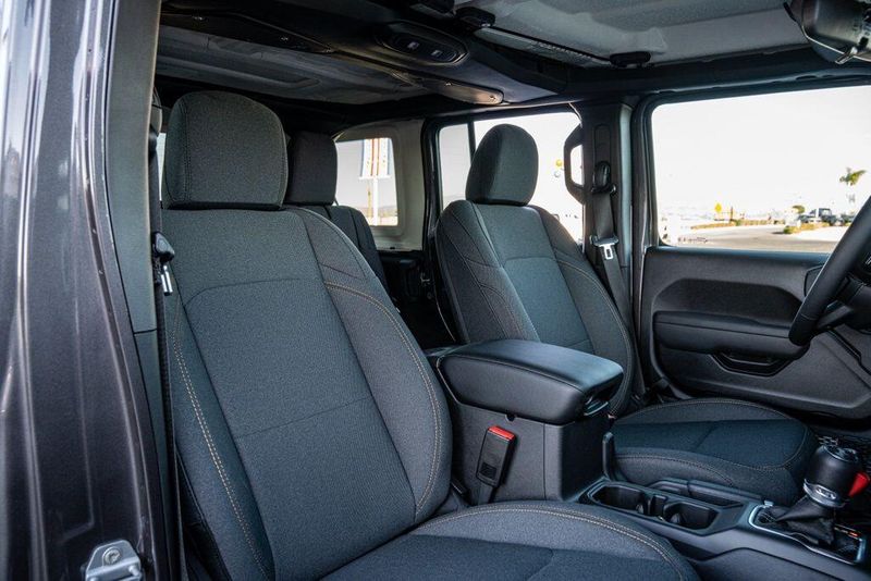 New 2026 Jeep Wrangler Sport SImage 20