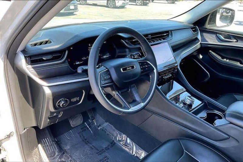 Used 2023 Jeep Grand Cherokee LimitedImage 14