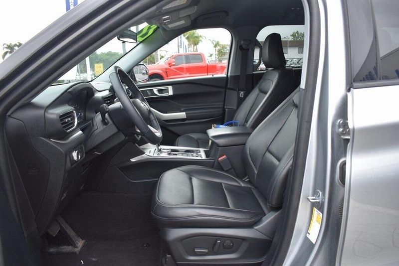 Used 2022 Ford Explorer XLTImage 13