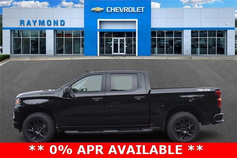 New 2025 Chevrolet Silverado 1500 CustomImage 6