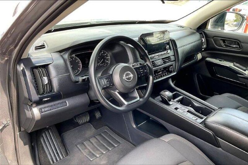 Used 2025 Nissan Pathfinder SImage 14