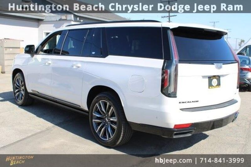 2021 Cadillac Escalade ESV Sport PlatinumImage 6