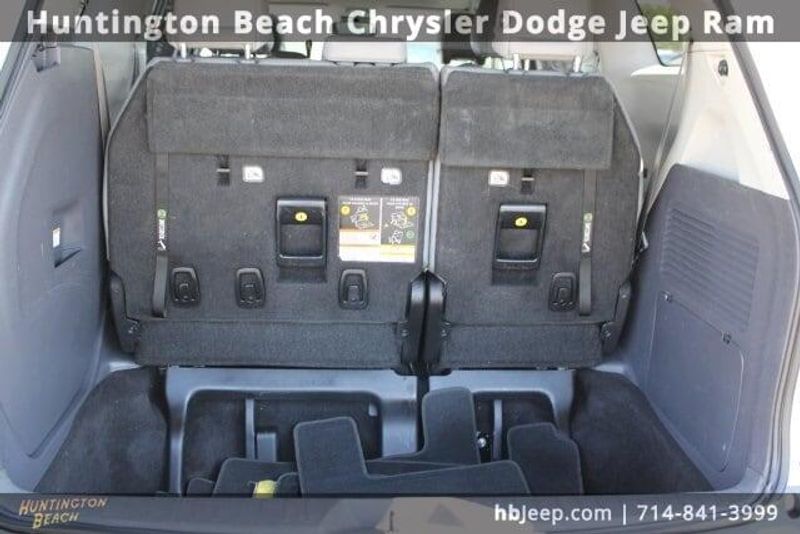 2021 Toyota Sienna XLEImage 45