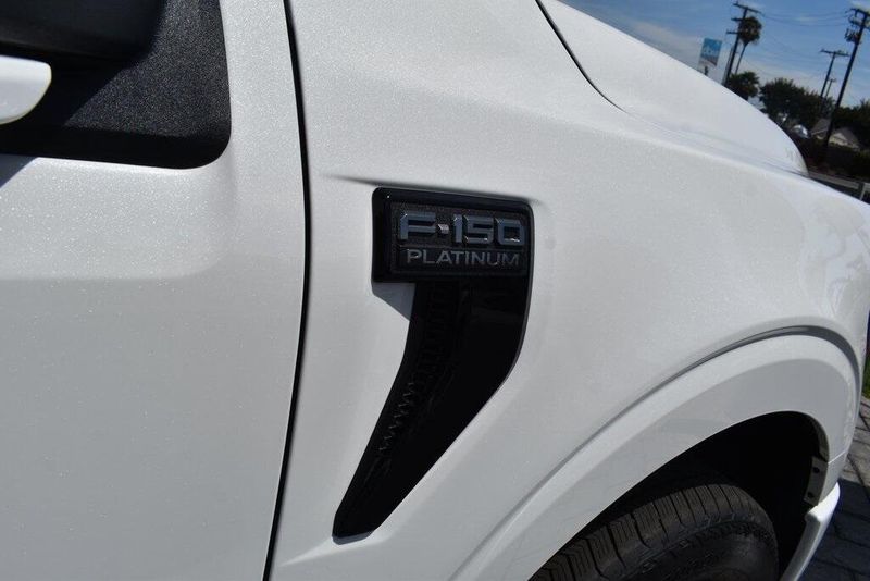 New 2025 Ford F-150 PlatinumImage 5
