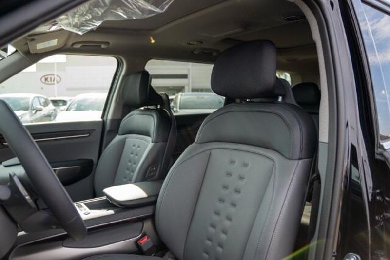 New 2026 Kia EV9 WindImage 11