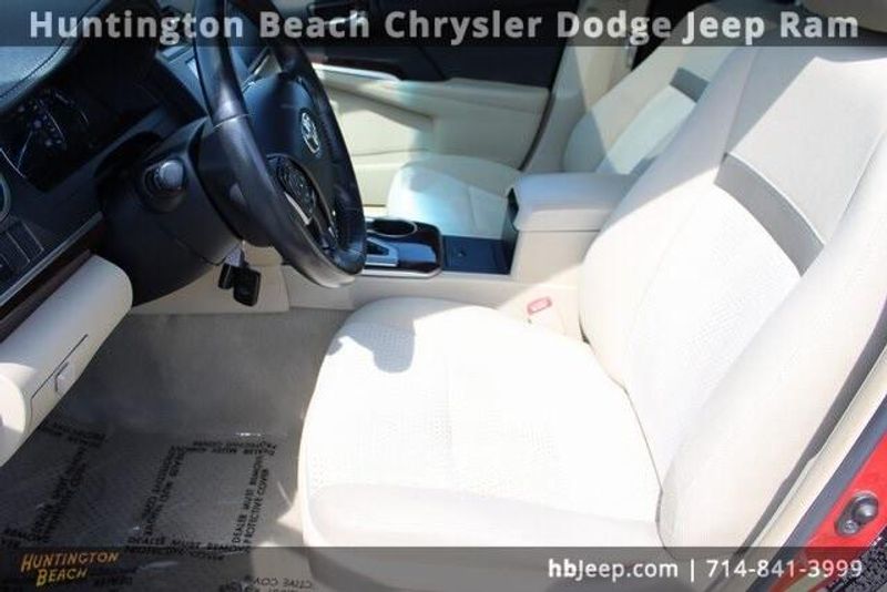 2014 Toyota Camry XLEImage 24