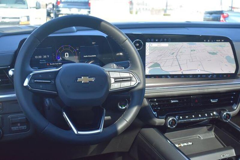 New 2026 Chevrolet Suburban PremierImage 27