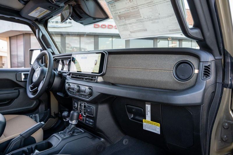 New 2026 Jeep Gladiator Image 25