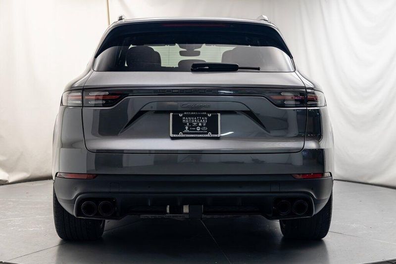 2021 Porsche Cayenne BaseImage 4