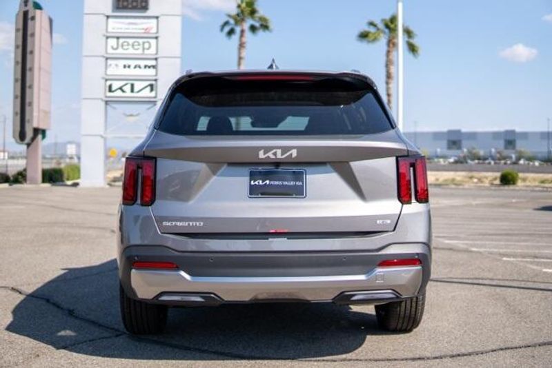 2025 Kia Sorento Hybrid EXImage 6