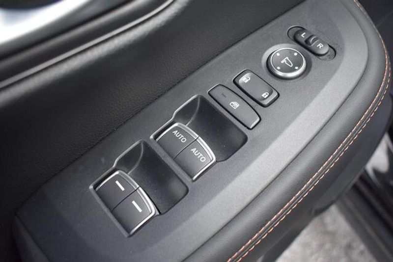 Used 2025 Honda HR-V SportImage 18