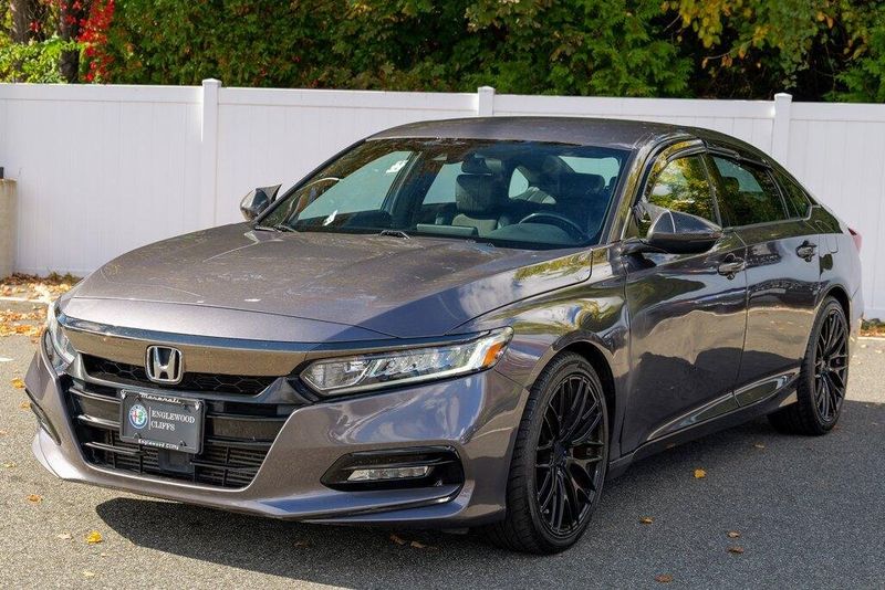 2018 Honda Accord Sport photo 3