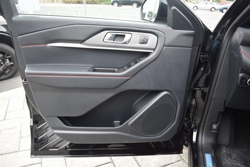 New 2025 Ford Explorer ST-LineImage 13