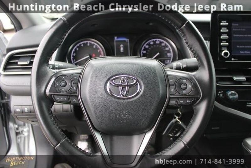 2023 Toyota Camry SEImage 16