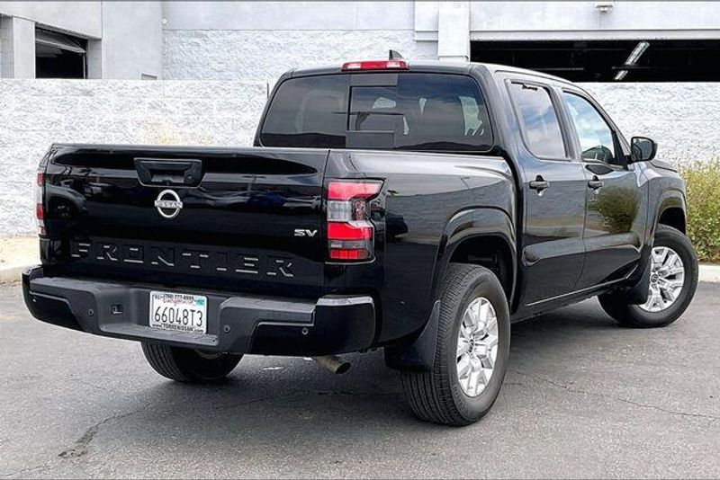 Used 2023 Nissan Frontier SVImage 13