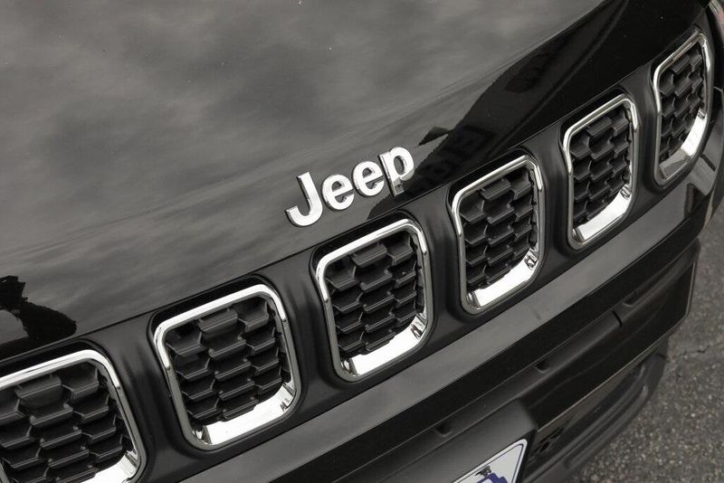 2025 Jeep Compass Latitude 4x4Image 11