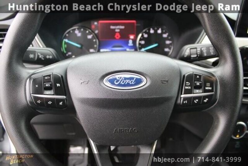 2022 Ford Escape SE HybridImage 19