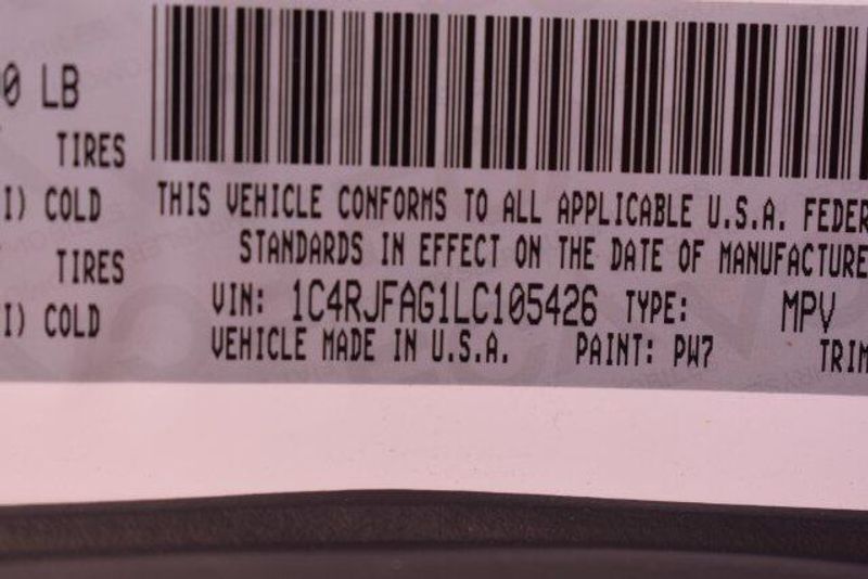 Used 2020 Jeep Grand Cherokee LaredoImage 15