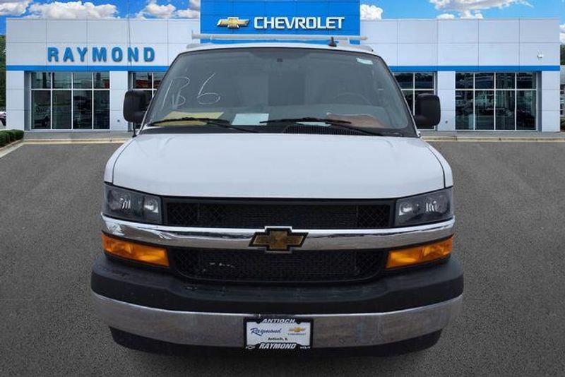 New 2025 Chevrolet Express 3500 Work VanImage 9