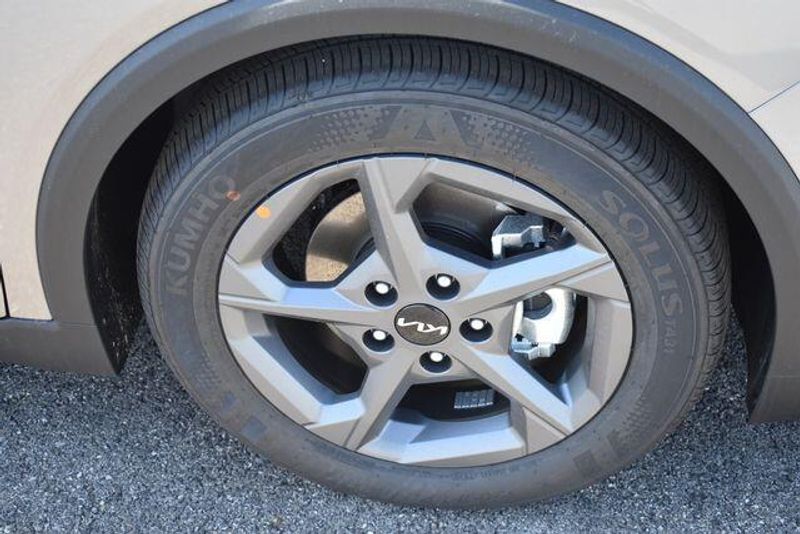 New 2026 Kia K4 LXSImage 12