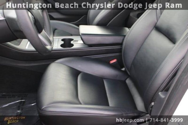2023 Tesla Model 3 BaseImage 28