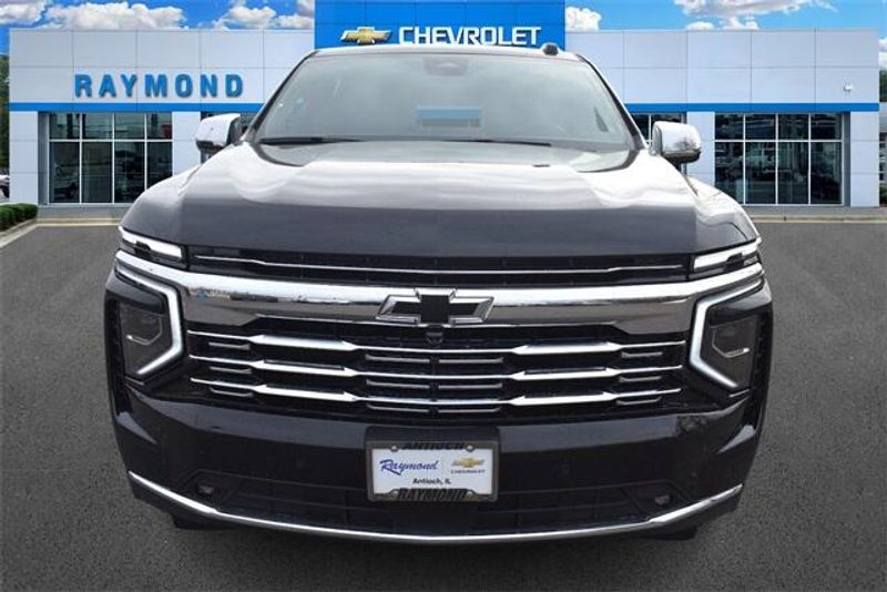 2025 Chevrolet Suburban PremierImage 8