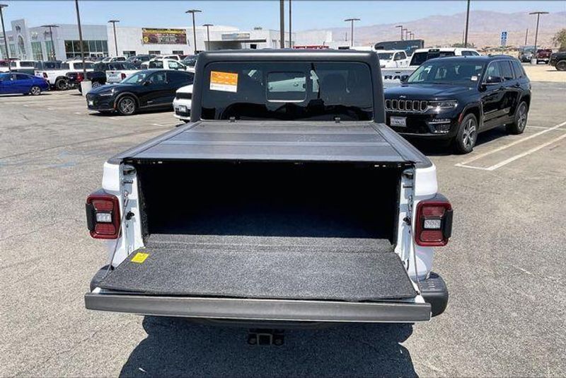 Used 2024 Jeep Gladiator RubiconImage 33