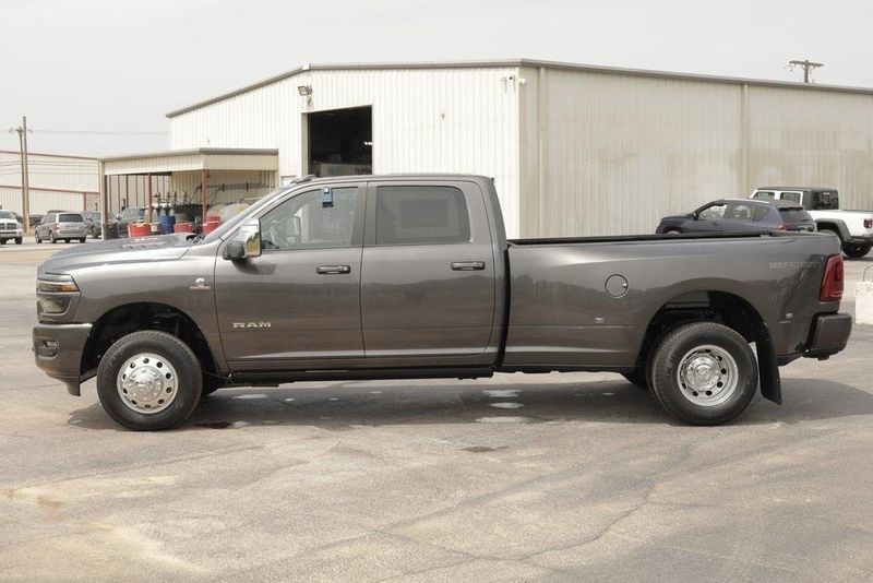 2025 RAM 3500 Laramie Crew Cab 4x4 8