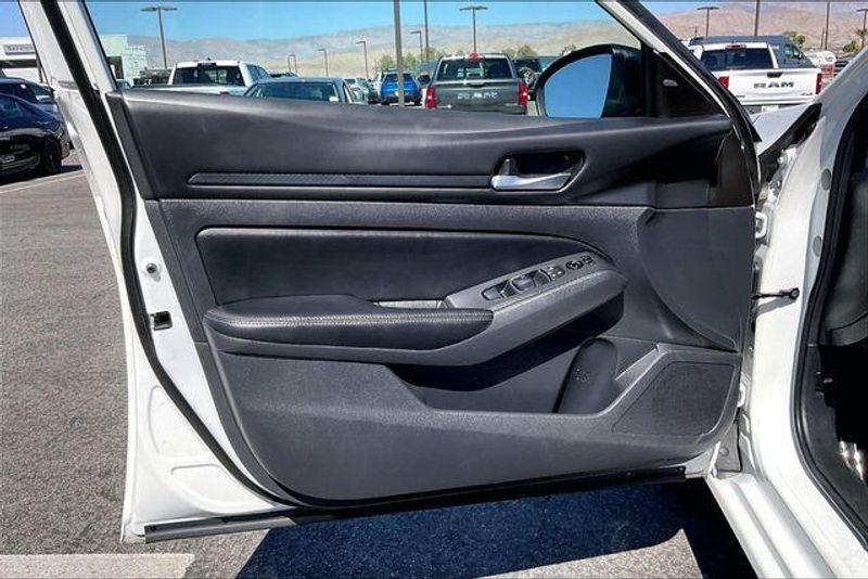 Used 2025 Nissan Altima 2.5 SVImage 22