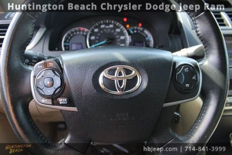 2014 Toyota Camry XLEImage 15
