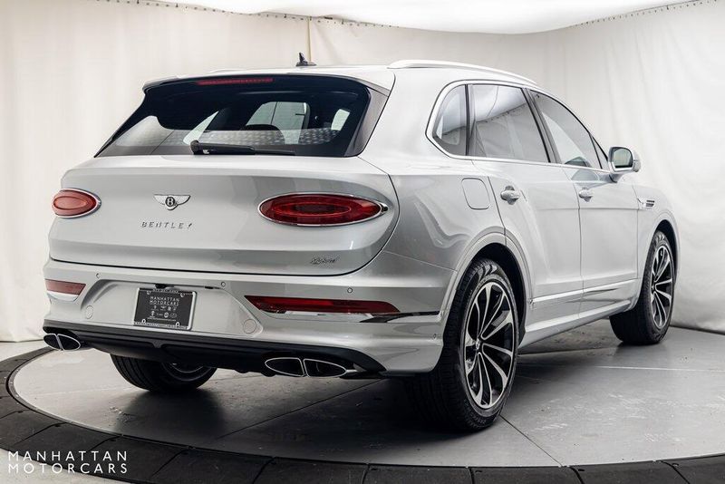 2024 Bentley Bentayga Image 5