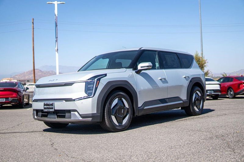 New 2026 Kia EV9 LightImage 3
