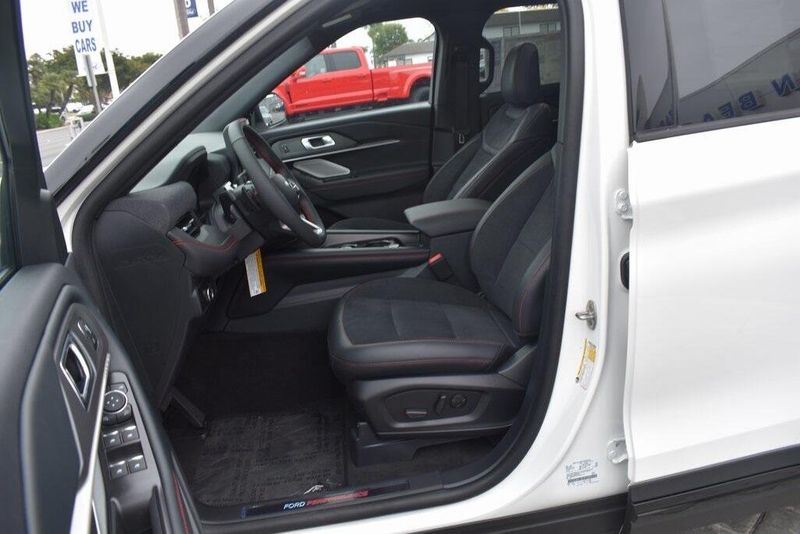 New 2025 Ford Explorer STImage 16