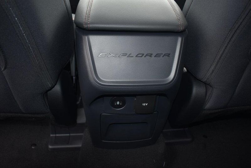 New 2025 Ford Explorer ActiveImage 10