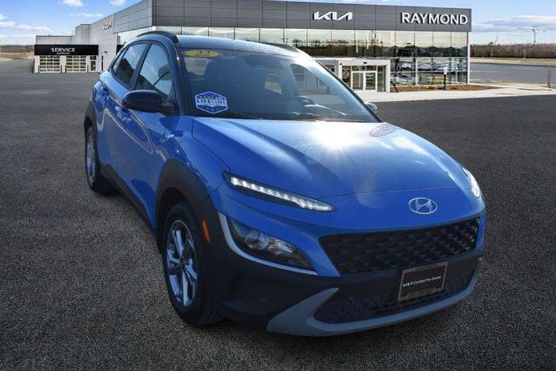 Used 2022 Hyundai Kona SELImage 9