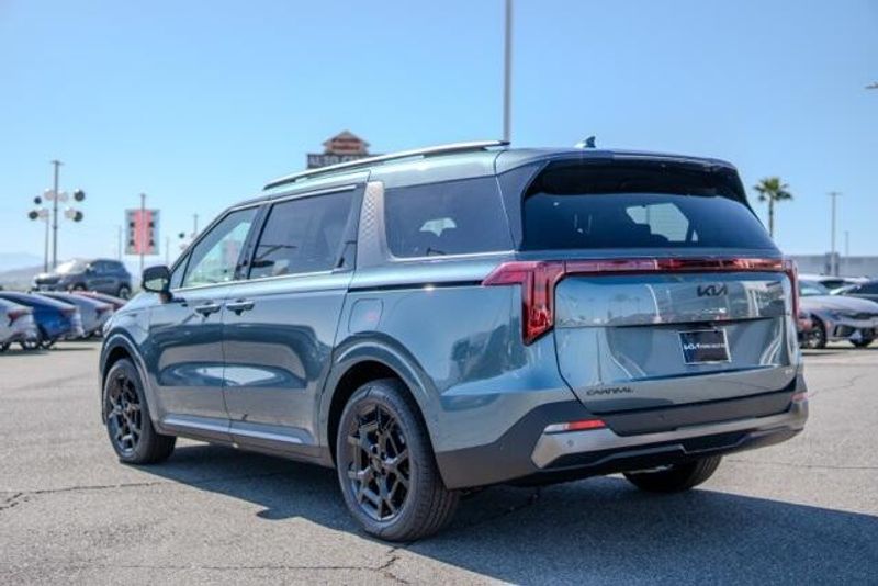 2025 Kia Carnival Hybrid SXImage 5