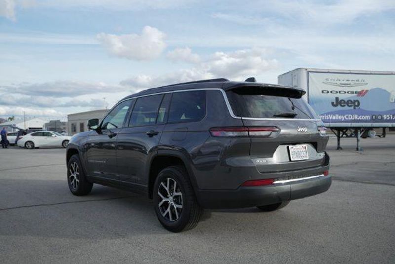 Used 2025 Jeep Grand Cherokee L LimitedImage 5