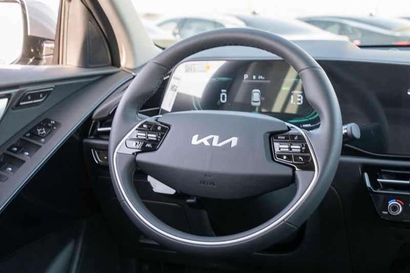 New 2026 Kia Niro SXImage 19