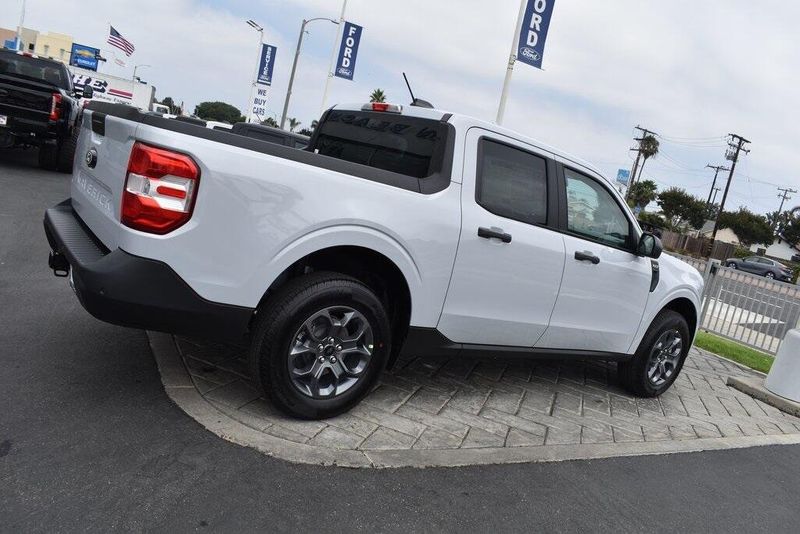 New 2025 Ford Maverick XLTImage 2
