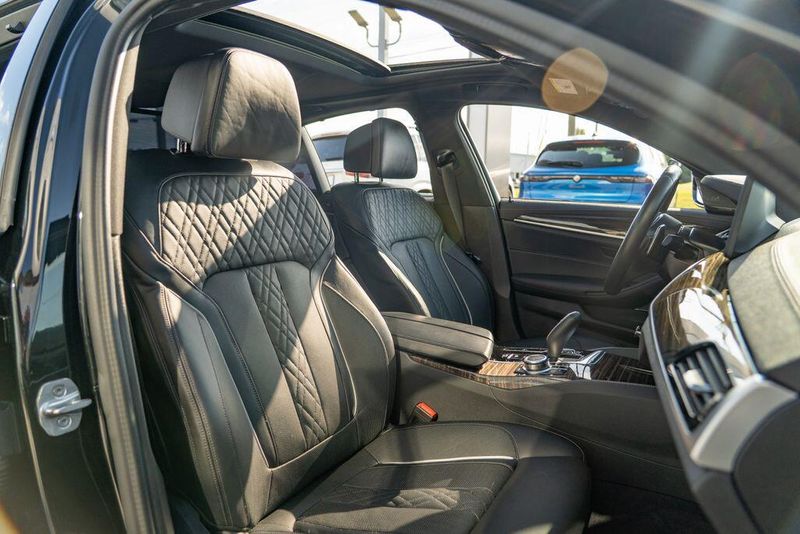 2022 Bmw M550i xDrive photo 20