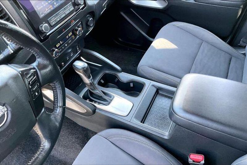 Used 2023 Nissan Frontier SVImage 17